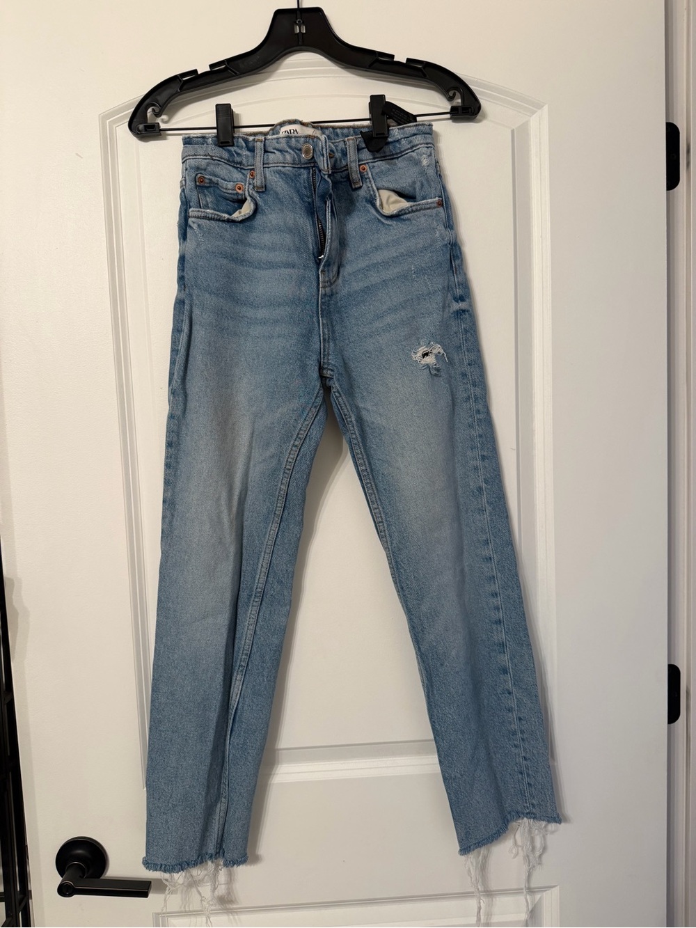 Zara Light Blue Cropped Straight Jeans